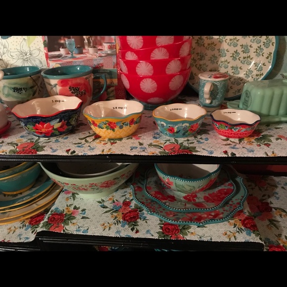 Pioneer Woman Dry Measure Cups